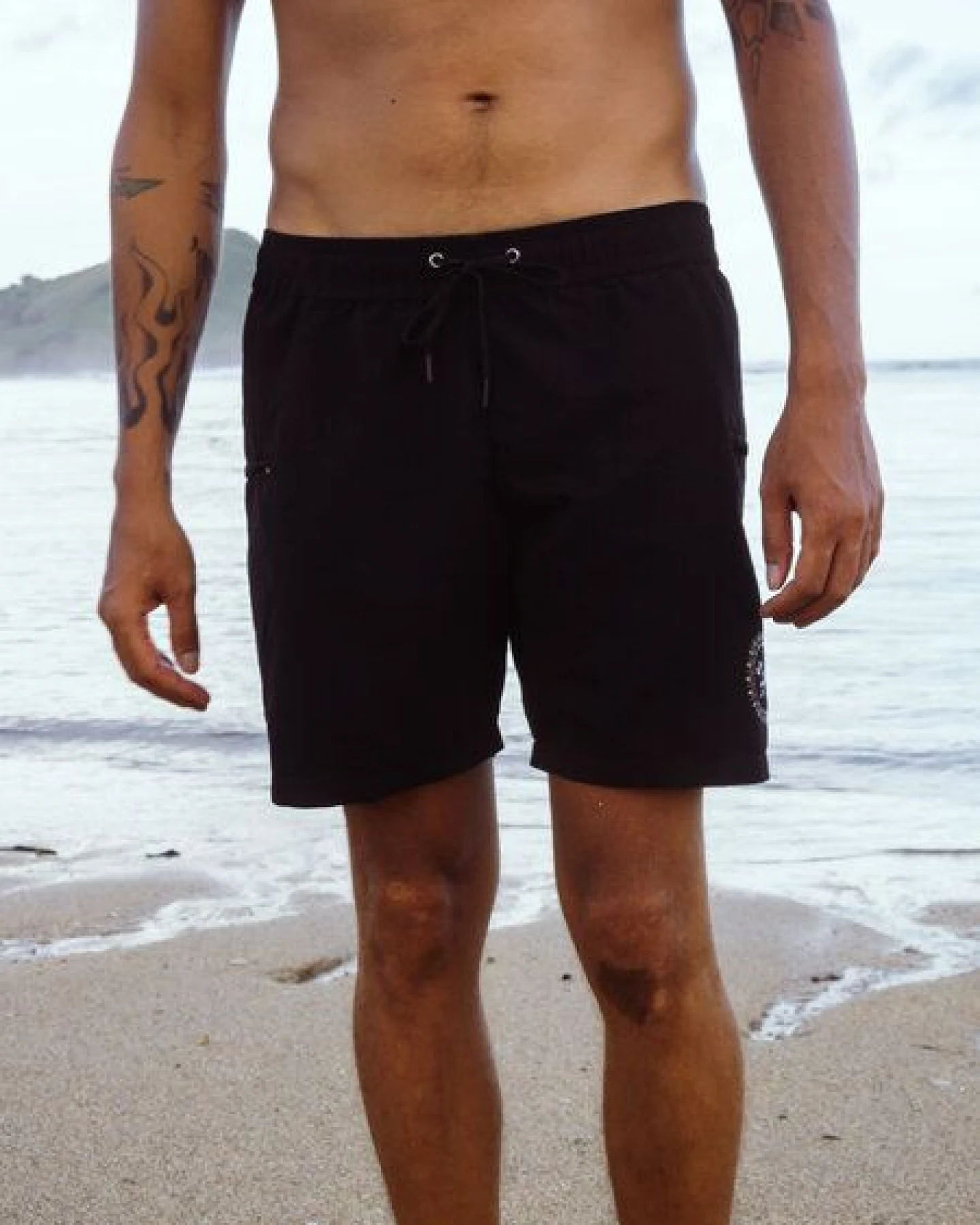 Zeachild Tribal Boardshort schwarz - recycelte Fischnetze – Ansicht 2