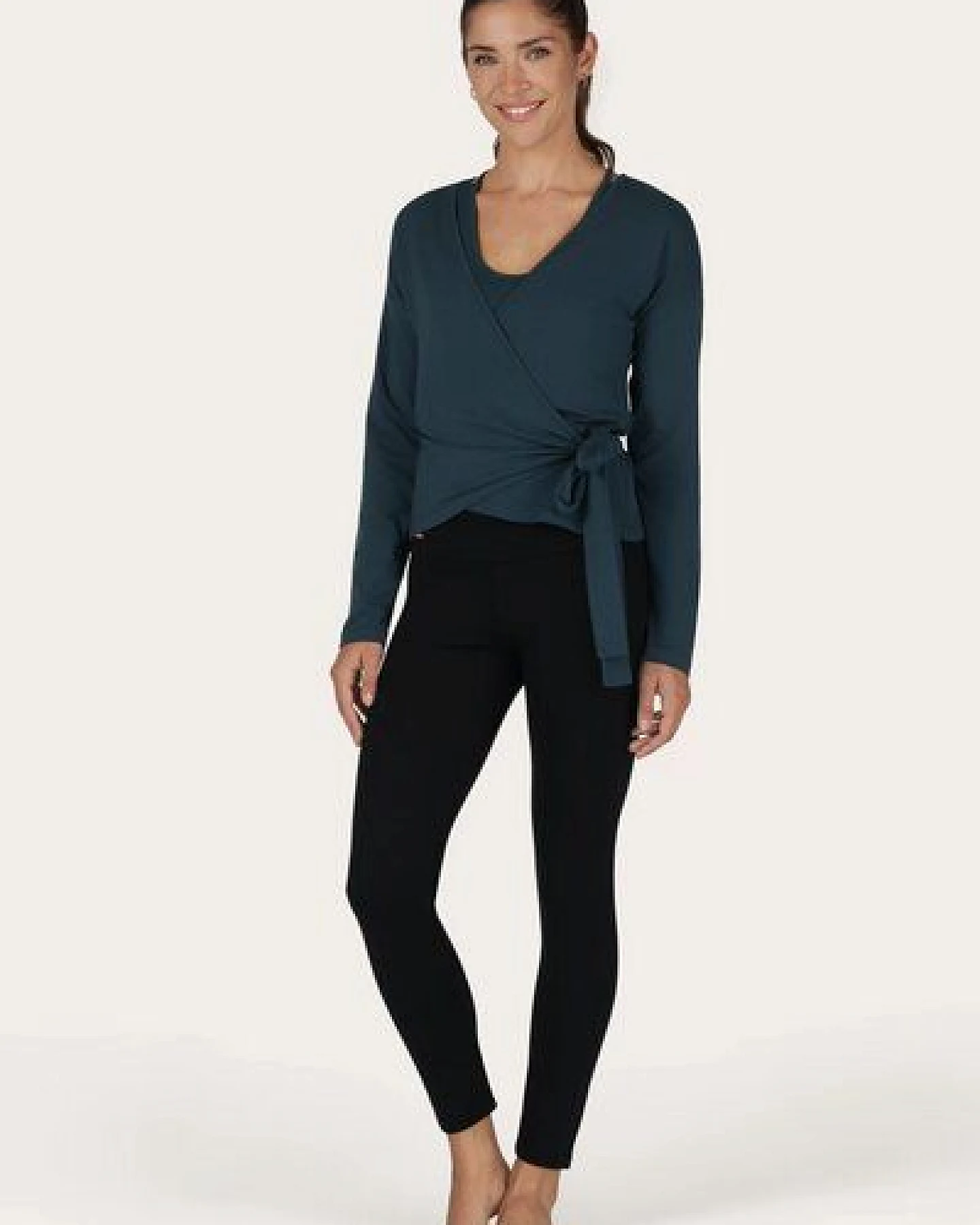 Urban Goddess Aurora Yoga & Pilates Wickel-Longsleeve – Ansicht 4