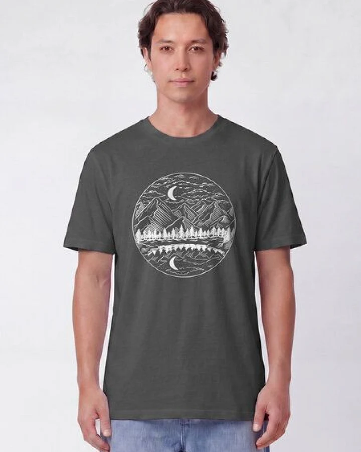 watapparel T-Shirt Unisex Mountains by night