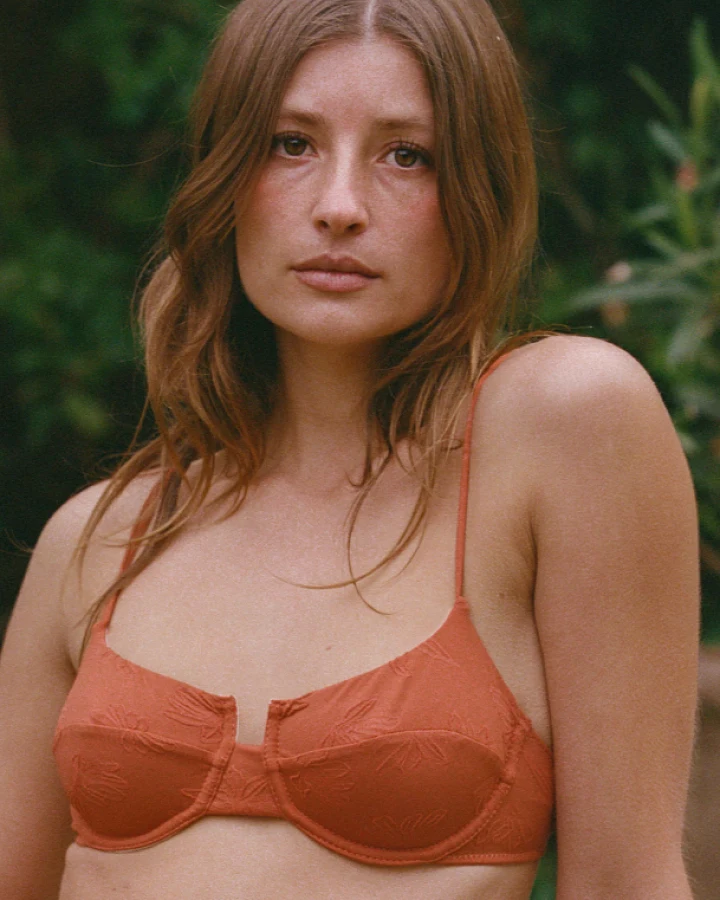 Nénés Damen vegan Bikinioberteil Léa Bügel Terracotta Rot