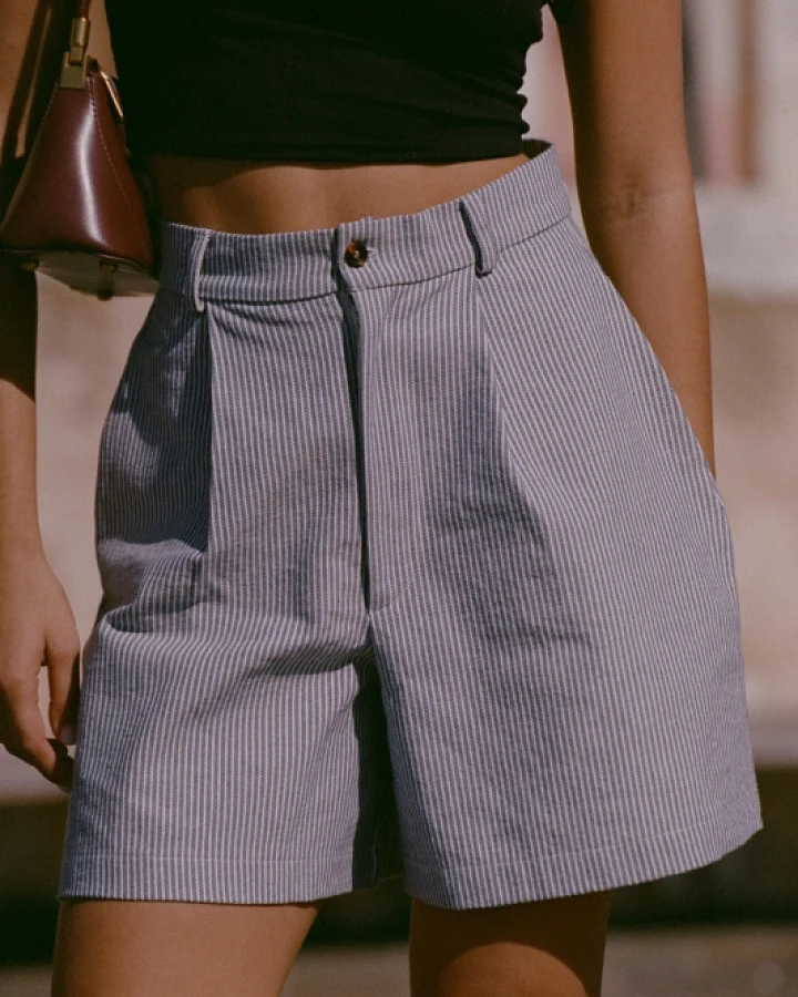 Nénés Damen vegan Shorts Alizée Streifen Blau