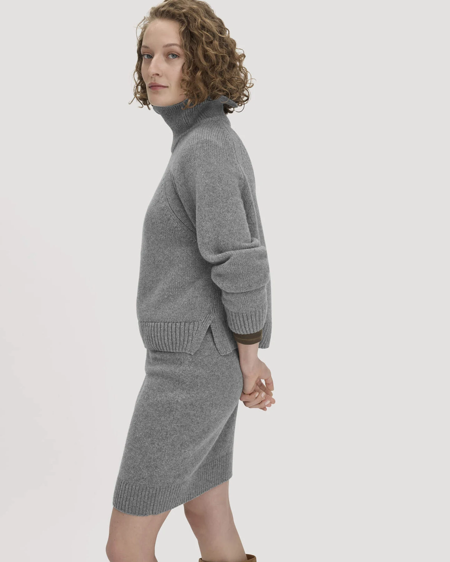 hessnatur Damen Strickrock Regular aus Bio-Merinowolle und Bio-Baumwolle - grau - Größe S – Ansicht 4