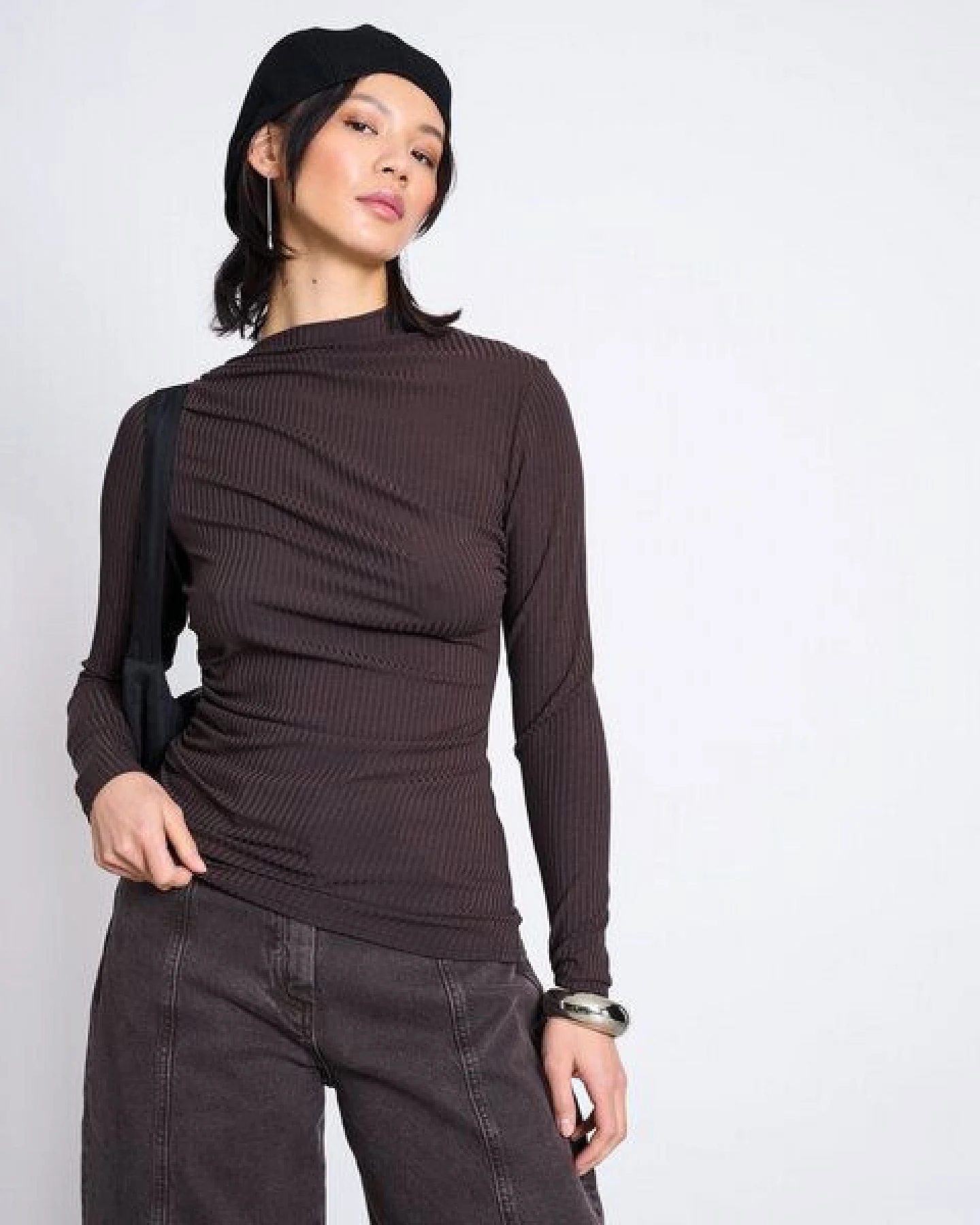 JAN N JUNE Asymmetrisches Longsleeve TOVE aus Lyocell – Ansicht 2