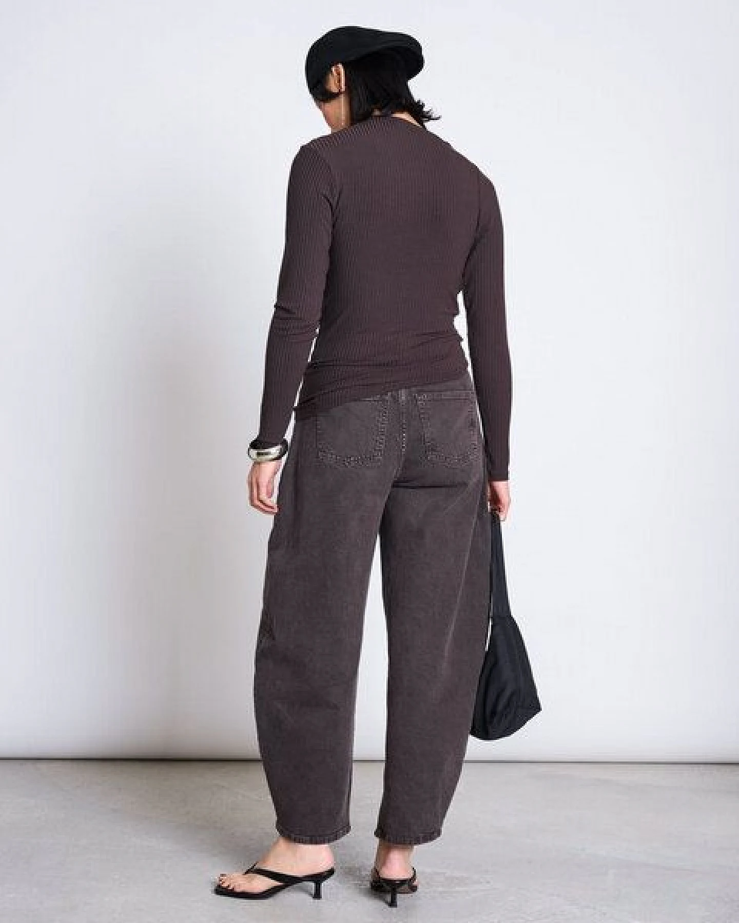 JAN N JUNE Asymmetrisches Longsleeve TOVE aus Lyocell – Ansicht 4