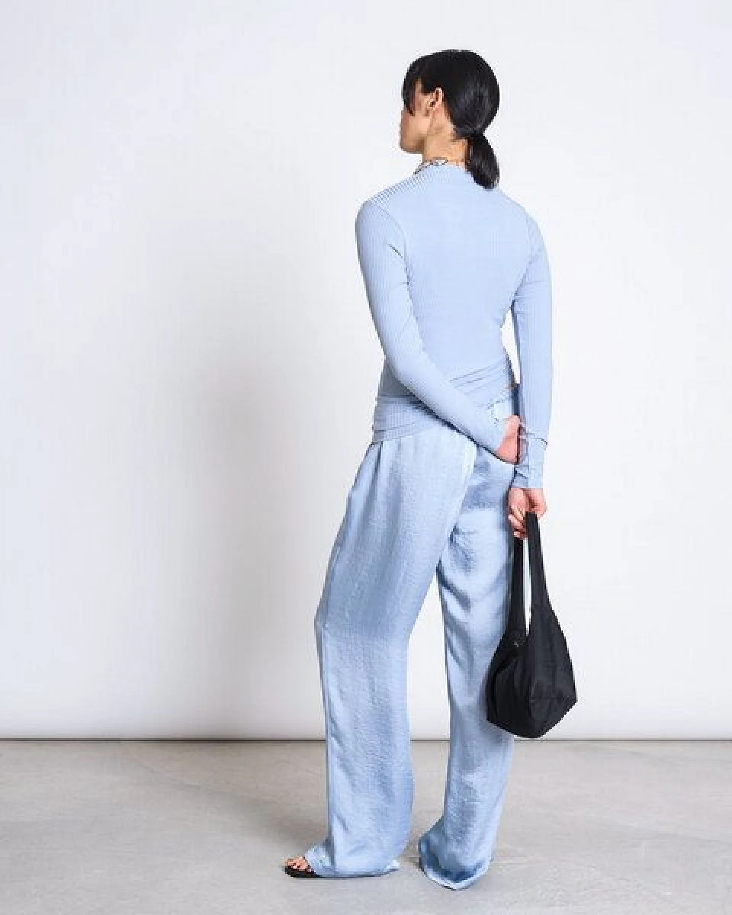 JAN N JUNE Asymmetrisches Longsleeve TOVE aus Lyocell – Ansicht 4