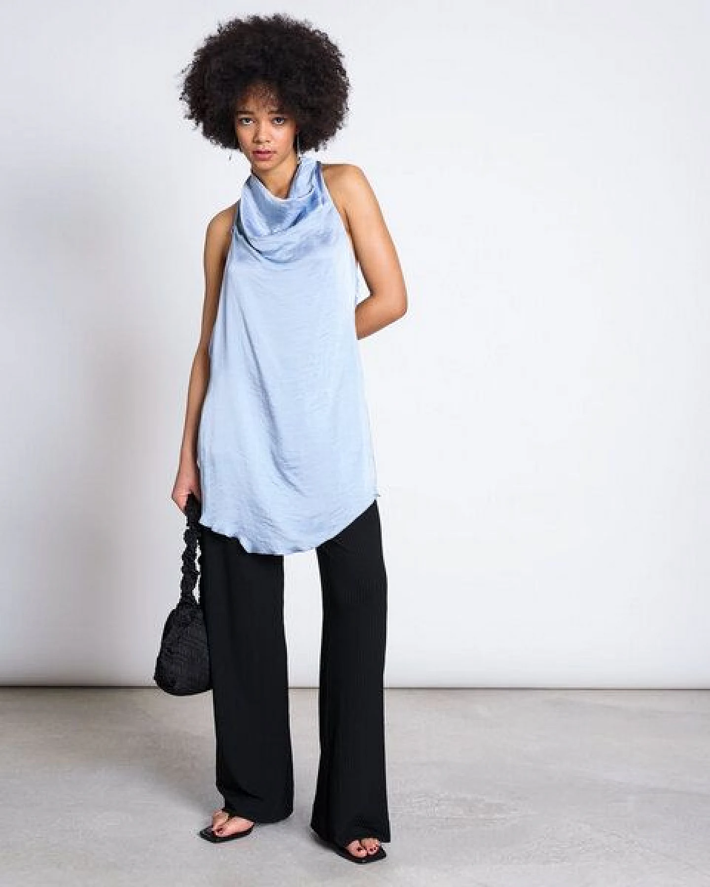 JAN 'N JUNE Neckholder-Top WISP aus Satin – Ansicht 2