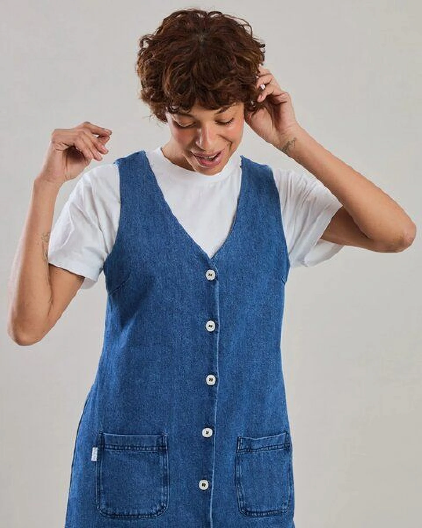 Brava Fabrics Washed Denim Short Dress – Ansicht 3