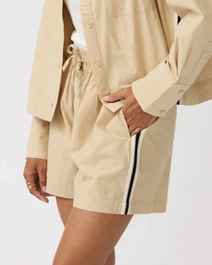 Alchemist Damen vegan Shorts Pfingstrose Tape Sand Beige