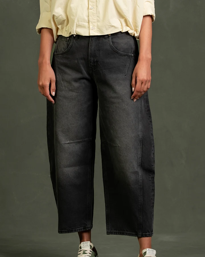 Kuyichi Damen vegan Jeans Rebel Barrel In Shadow Black