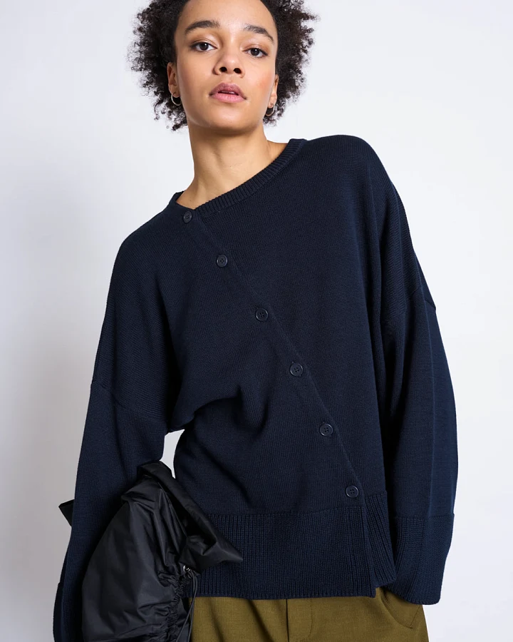 JAN N JUNE Damen vegan Strickjacke Pebble Nightfall Mit Asymmetrischem Schnitt