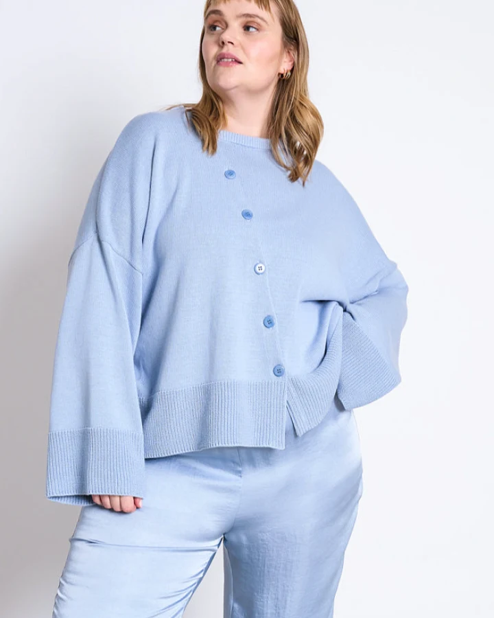 JAN N JUNE Damen vegan Strickjacke Asymmetrisch Gestrickt Pebble Mittelblau