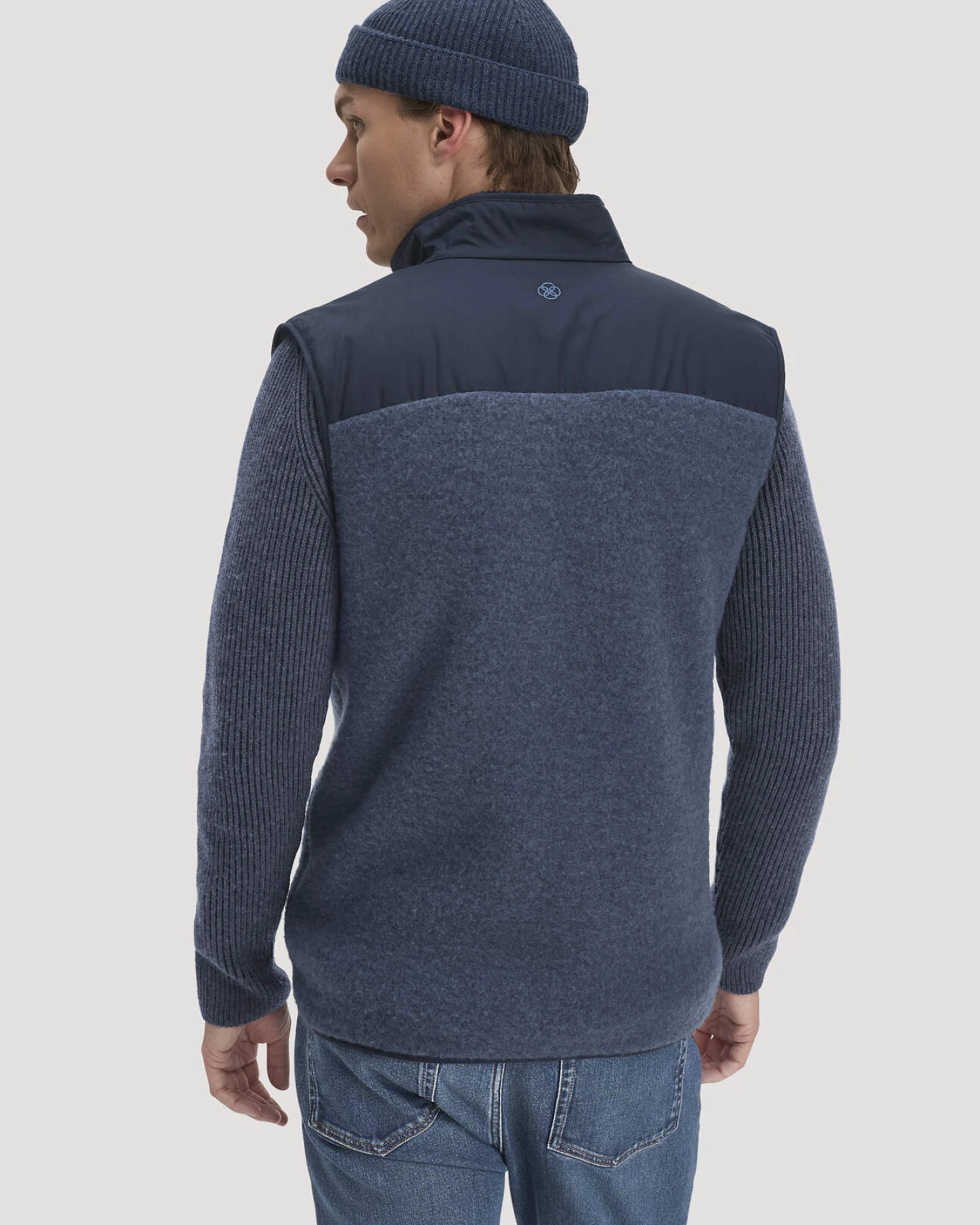 hessnatur Herren Wollfleece Weste Patched Regular aus Bio-Merinowolle - blau - Größe 56 – Ansicht 3