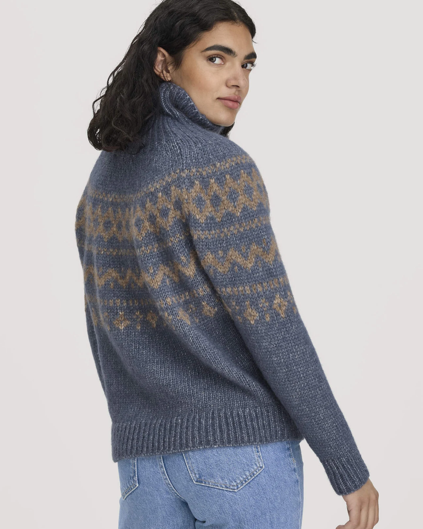 hessnatur Damen Rollkragenpullover Relaxed aus Alpaka und Bio-Baumwolle - blau - Größe L – Ansicht 3