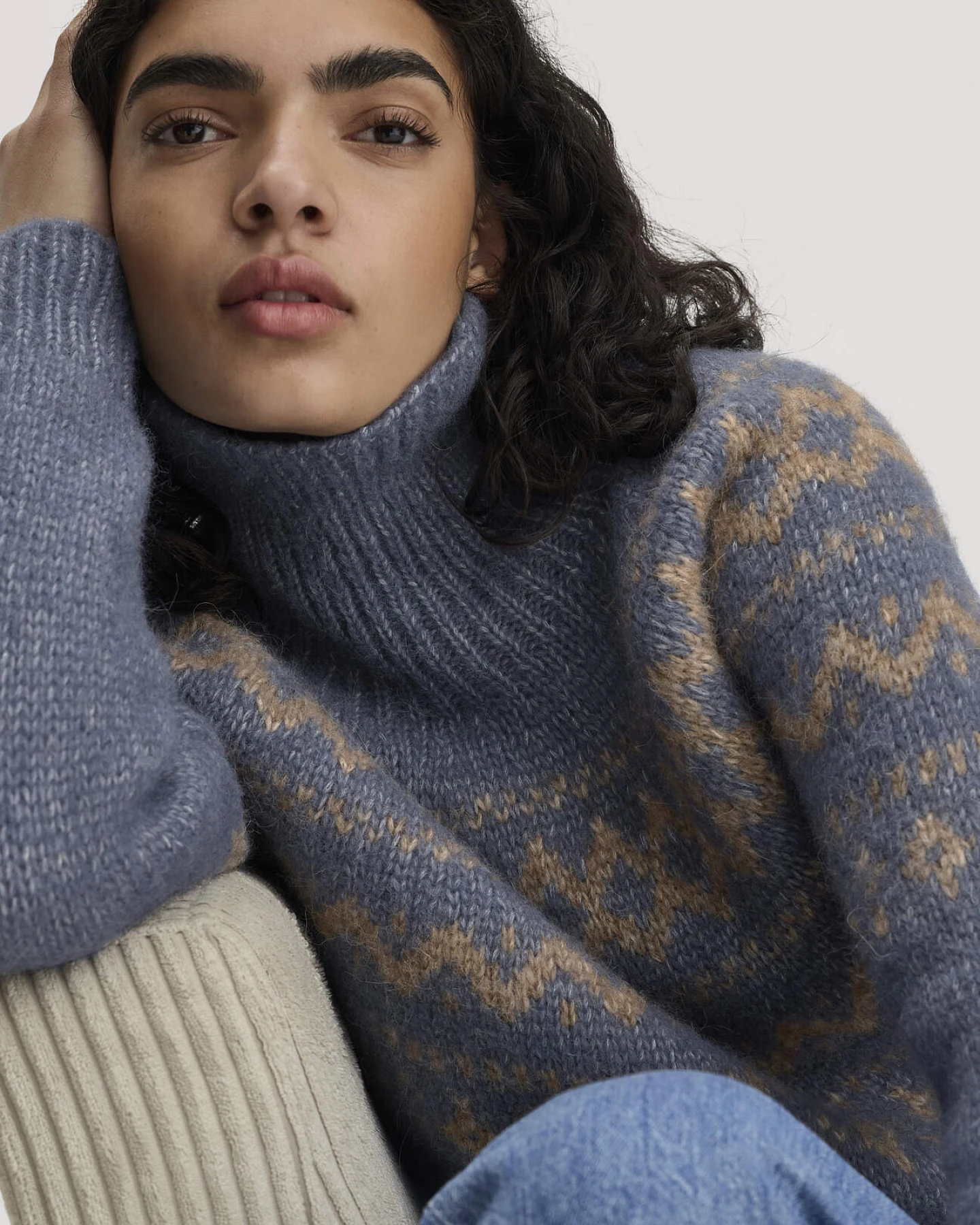 hessnatur Damen Rollkragenpullover Relaxed aus Alpaka und Bio-Baumwolle - blau - Größe L – Ansicht 4