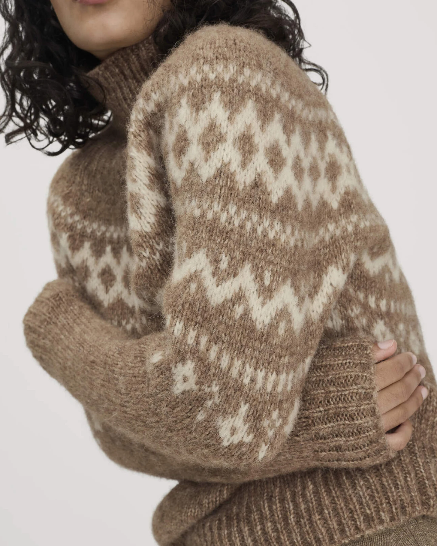 hessnatur Damen Rollkragenpullover Relaxed aus Alpaka und Bio-Baumwolle - braun - Größe XL – Ansicht 4