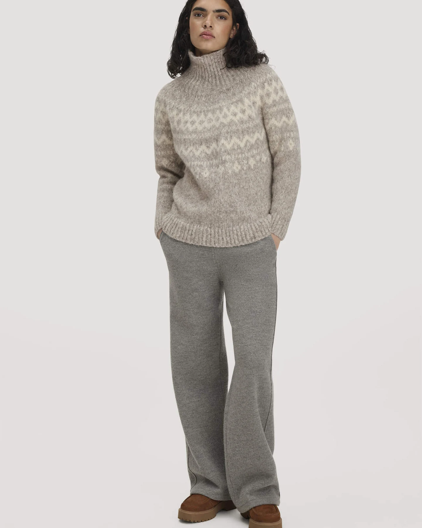 hessnatur Damen Rollkragenpullover Relaxed aus Alpaka und Bio-Baumwolle - grau - Größe L – Ansicht 2