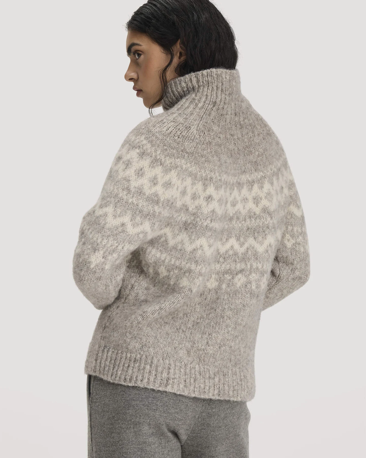 hessnatur Damen Rollkragenpullover Relaxed aus Alpaka und Bio-Baumwolle - grau - Größe L – Ansicht 3