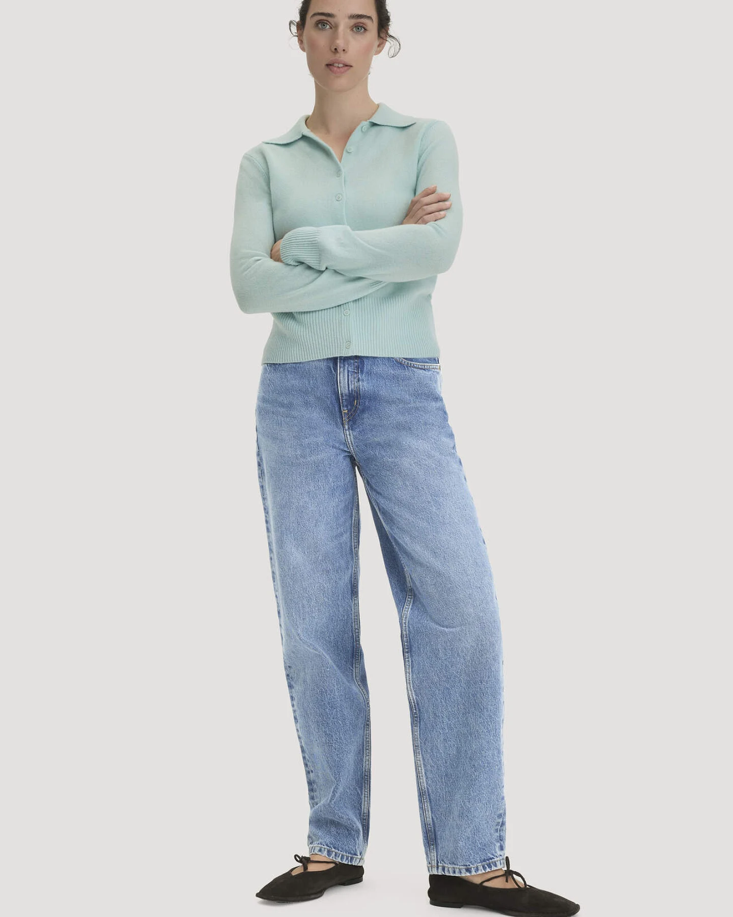 hessnatur Damen Strickjacke Regular aus Schurwolle mit Cashmere - grün - Größe M – Ansicht 2