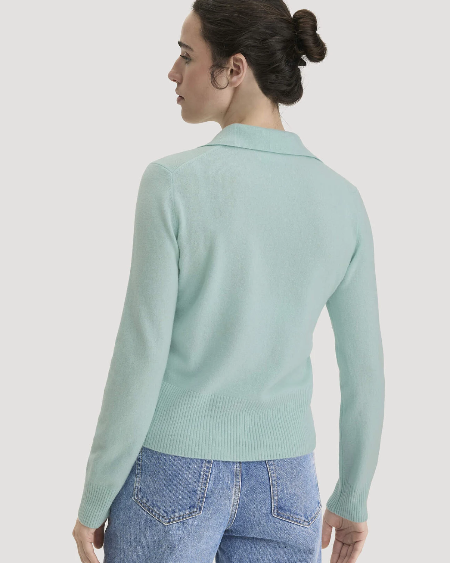 hessnatur Damen Strickjacke Regular aus Schurwolle mit Cashmere - grün - Größe S – Ansicht 3