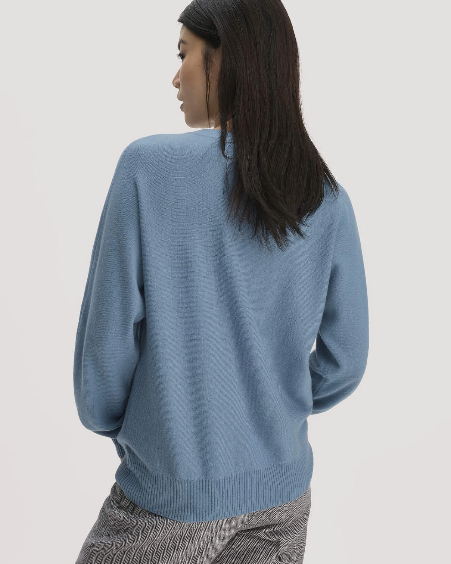 hessnatur Damen Pullover Relaxed aus Bio-Schurwolle mit Cashmere - blau - Größe S – Ansicht 3