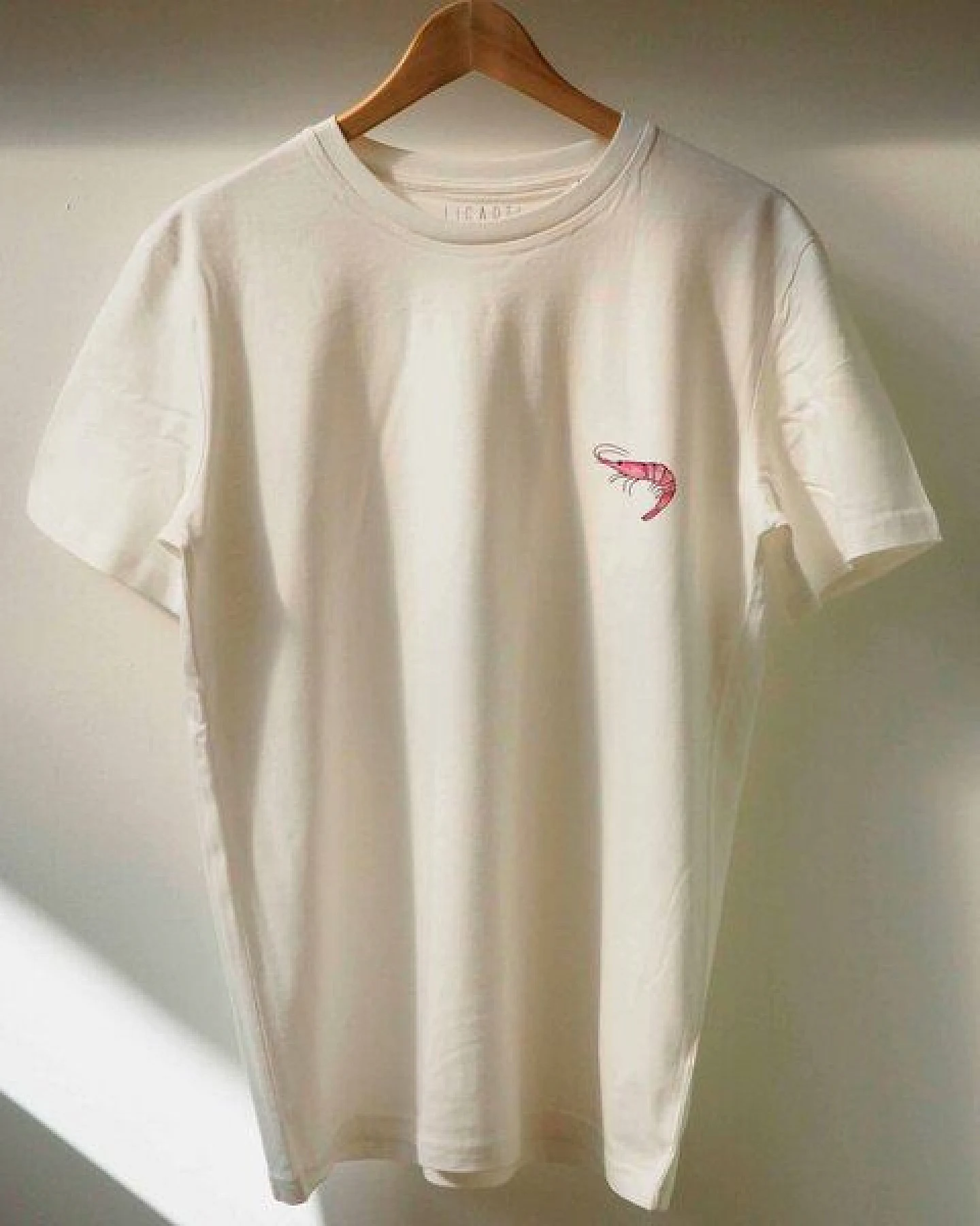 T-Shirt – Shrimp – LIGARTI Tiermanufaktur – Ansicht 4