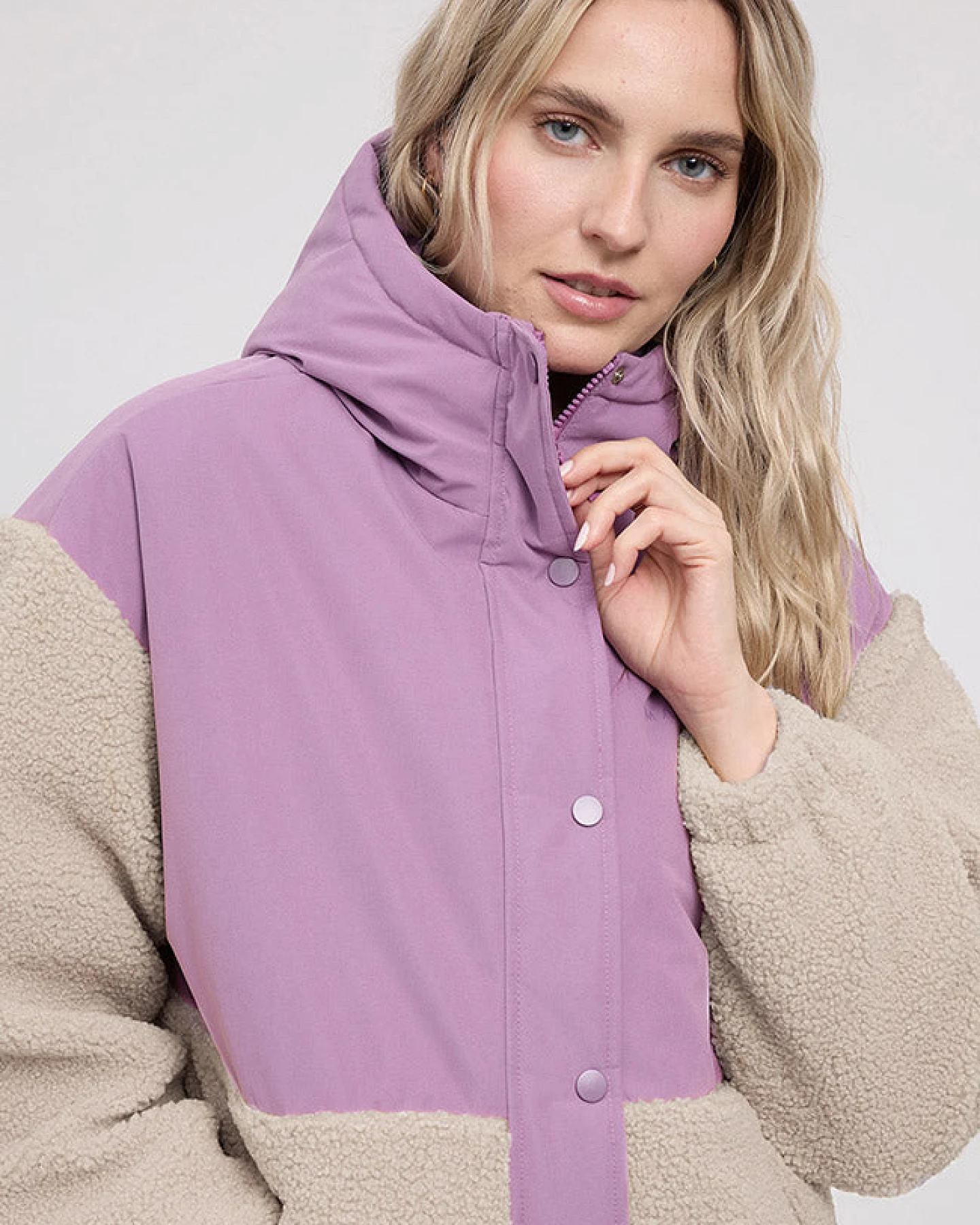Mazine Damen vegan Jacke Blocking Traube Rosa Natur – Ansicht 2