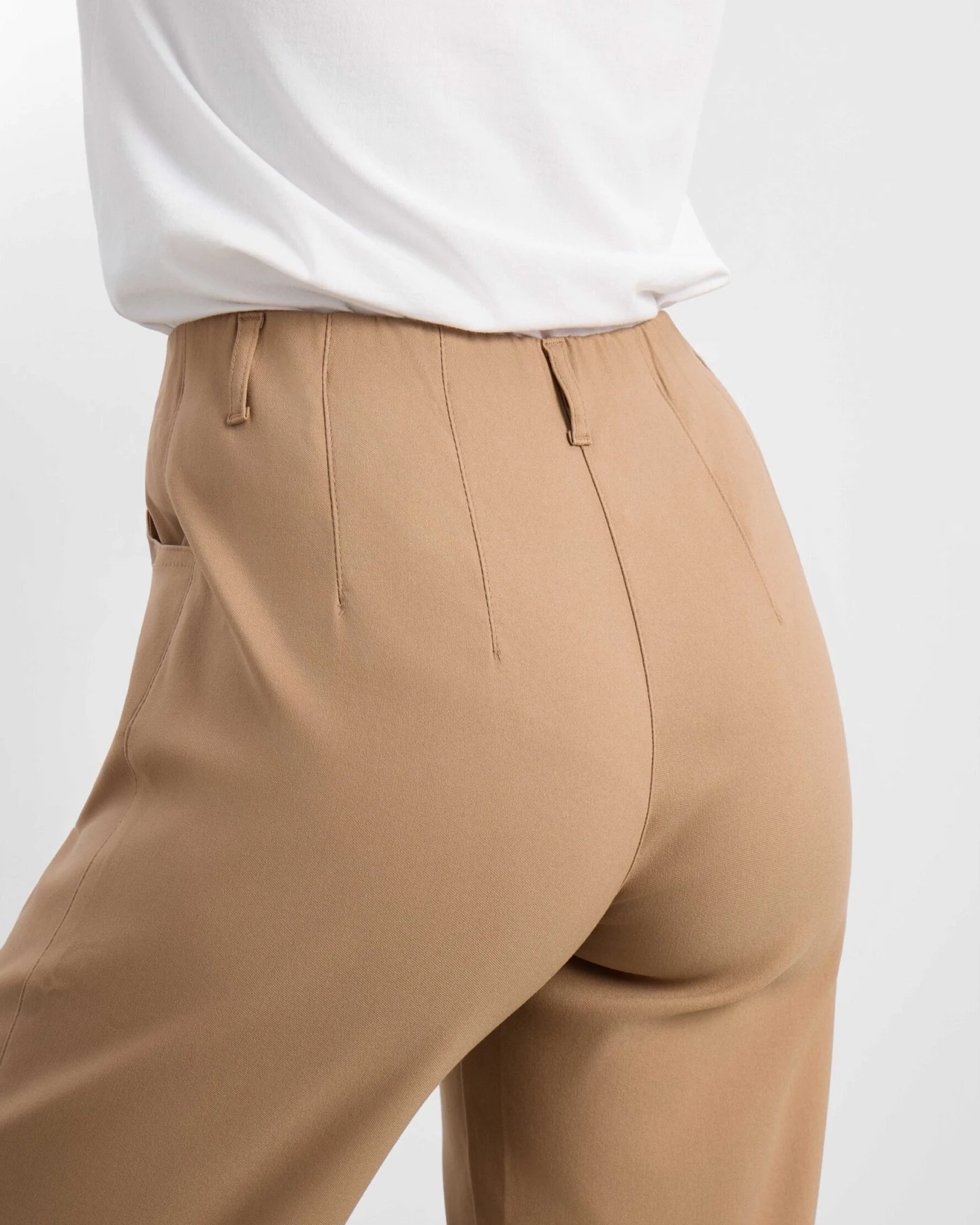 LAURIE Damen vegan Hose Donna Loose Kurze Länge Nougat – Ansicht 2