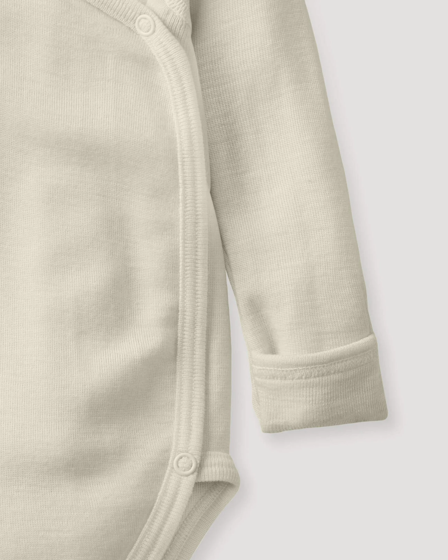 hessnatur Baby Wickelbody Langarm aus Bio-Merinowolle mit Seide - natur - Größe 50/56 – Ansicht 2