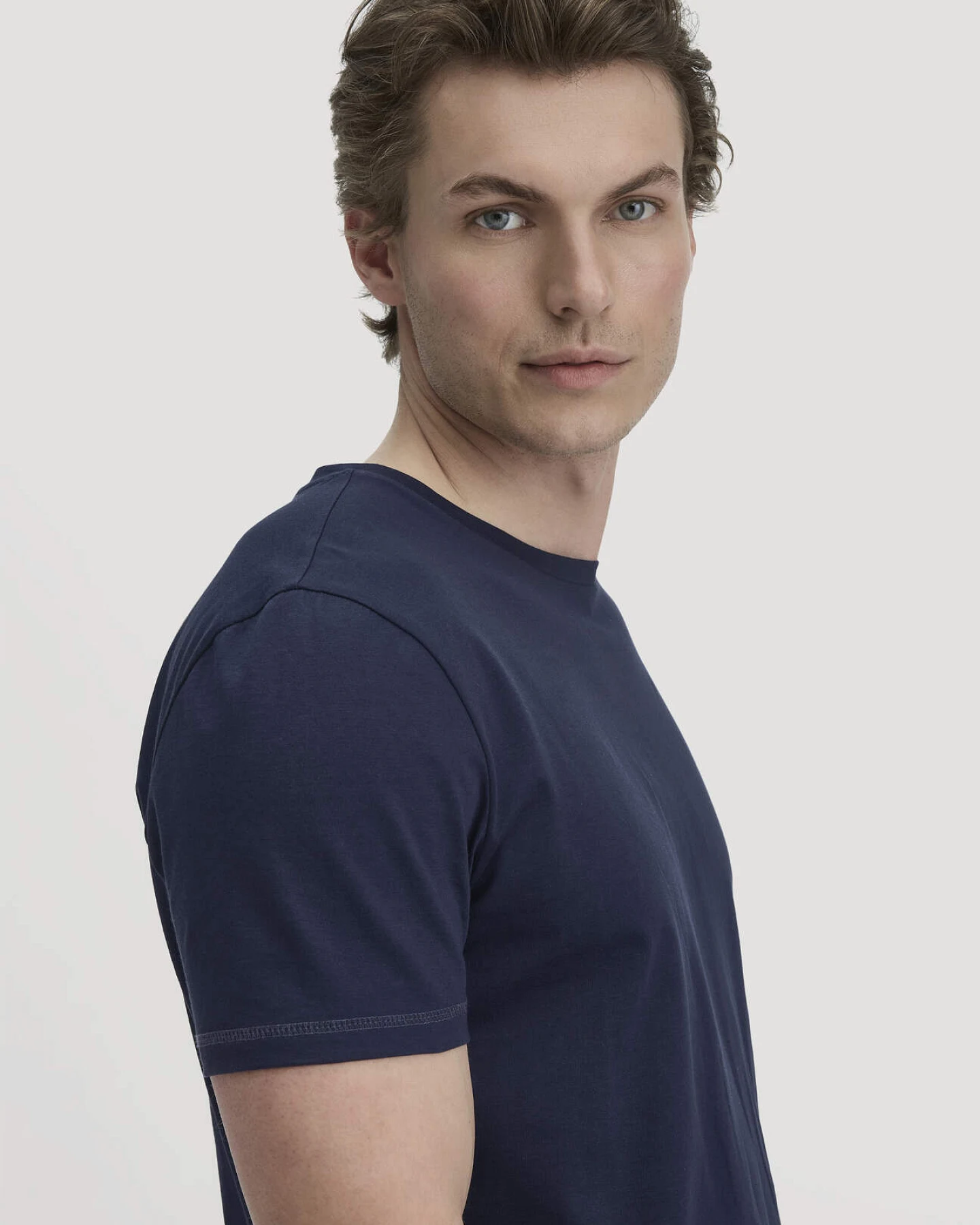 hessnatur Herren T-Shirt PURE COTTON aus Bio-Baumwolle - blau - Größe 54 – Ansicht 2