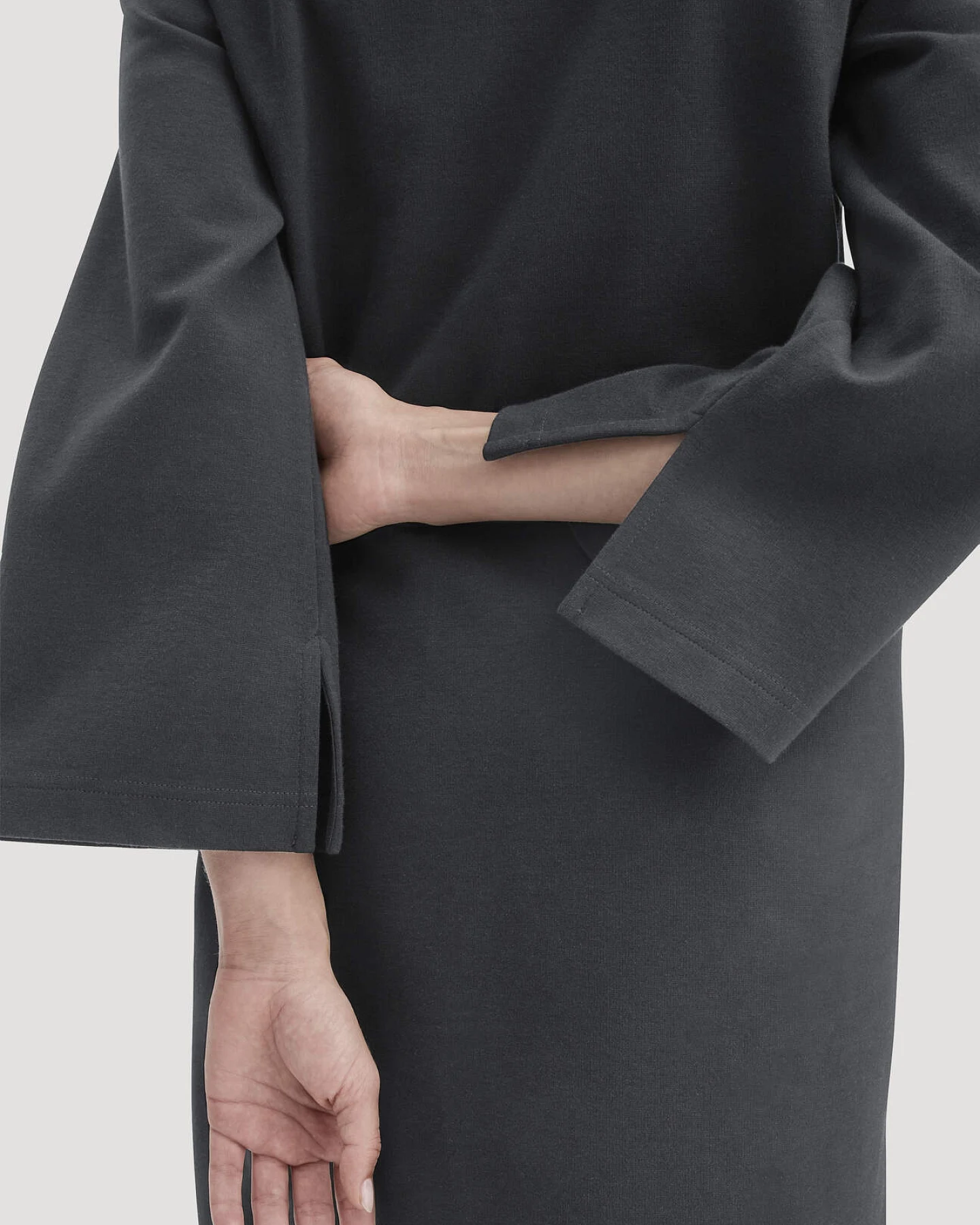 hessnatur Damen Jersey Kleid Mini Regular aus Bio-Baumwolle - schwarz - Größe 34 – Ansicht 3