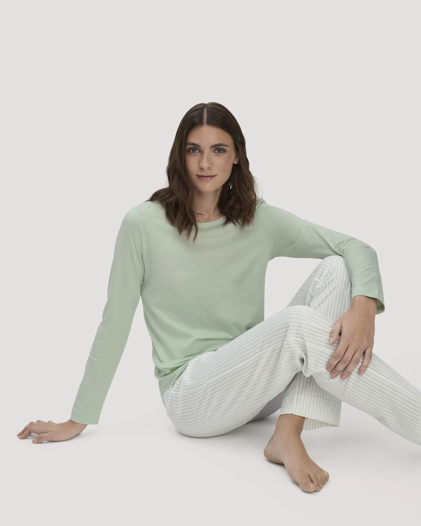 hessnatur Damen Schlaf Shirt PURE COTTON aus Bio-Baumwolle - grün - Größe 36 – Ansicht 2