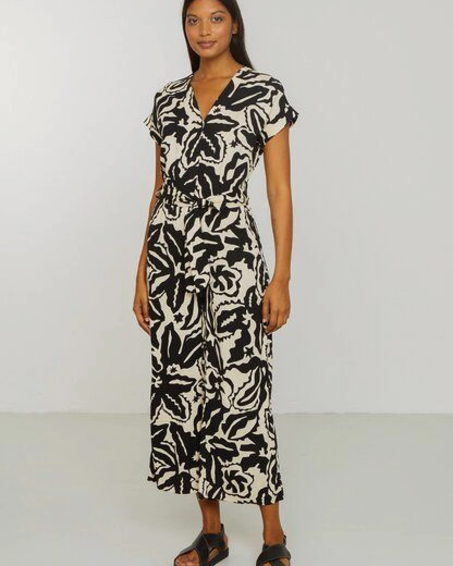 Damen Jumpsuit aus LENZING ECOVERO Viskose - DIANELLA BOTANICAL - recolution – Ansicht 3