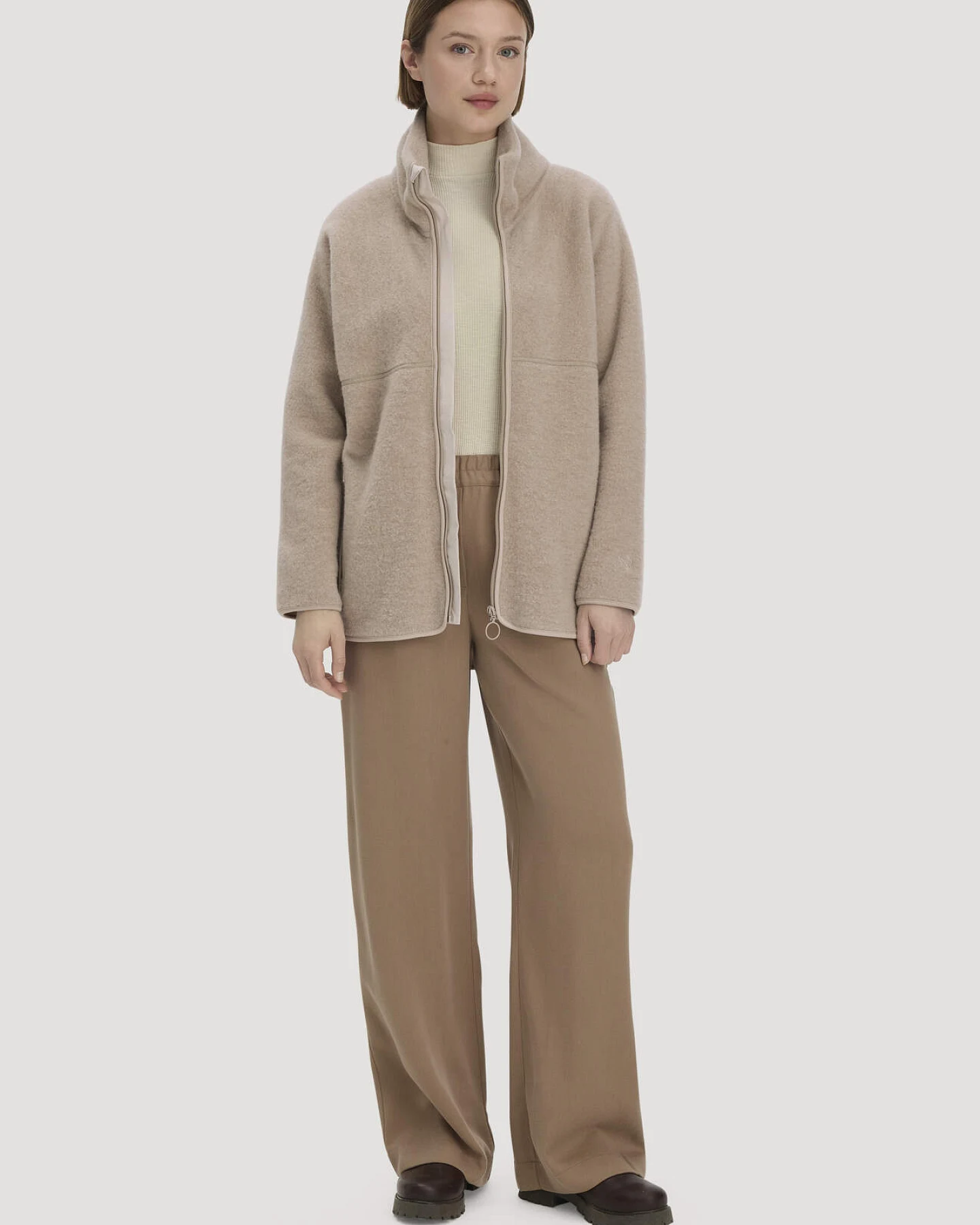 hessnatur Damen Wollfleece Jacke Oversize aus Bio-Merinowolle - beige - Größe L – Ansicht 2