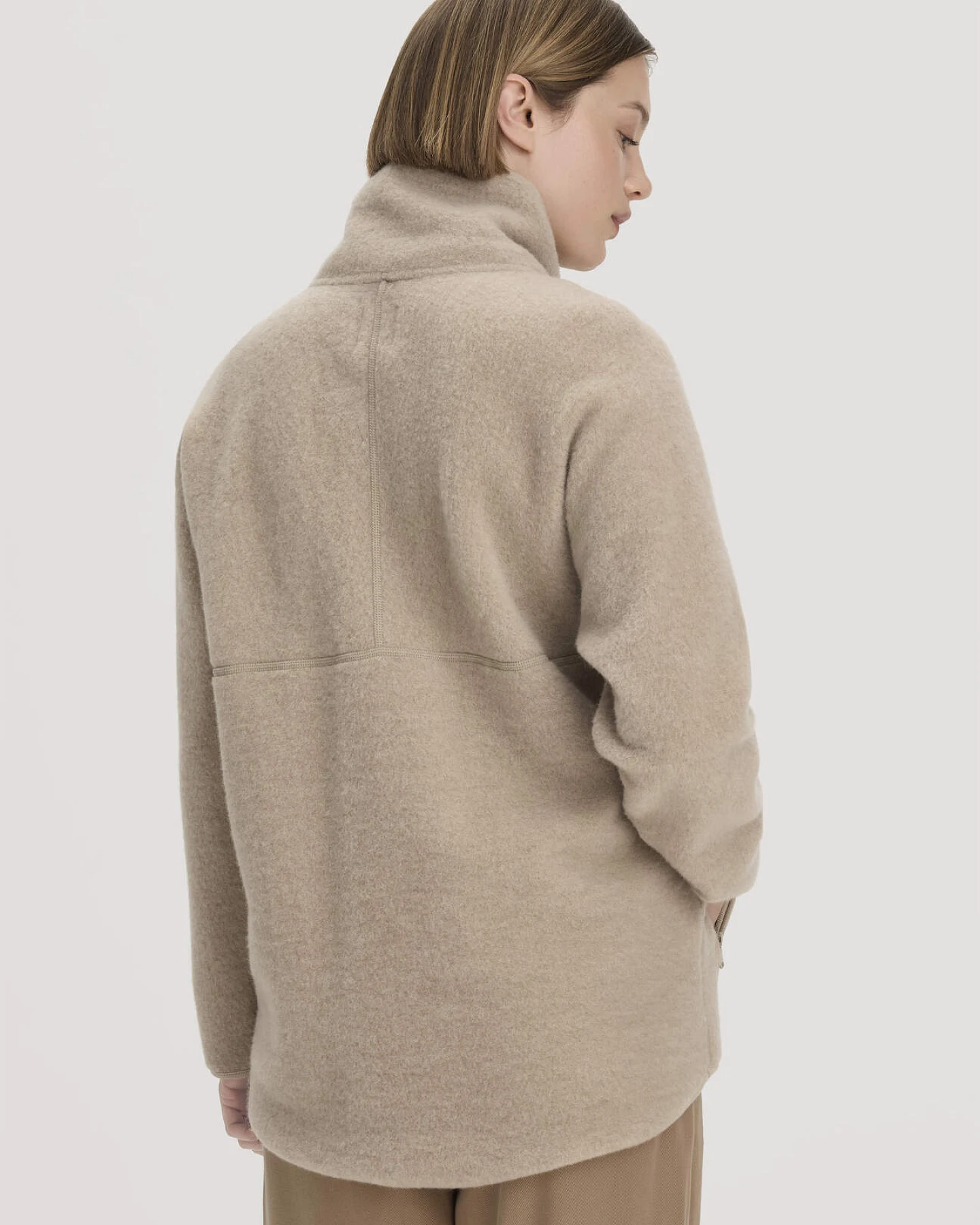 hessnatur Damen Wollfleece Jacke Oversize aus Bio-Merinowolle - beige - Größe S – Ansicht 3