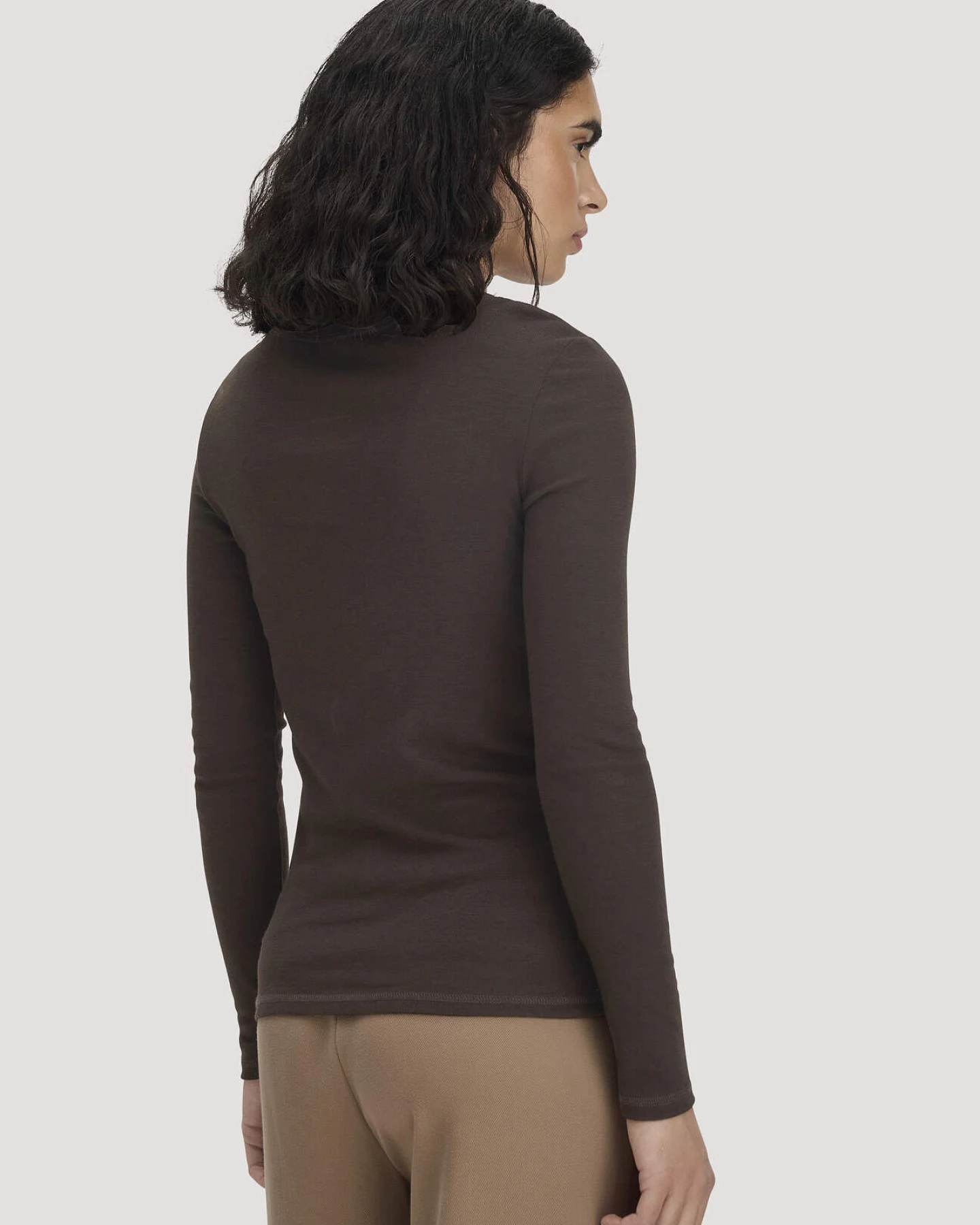 hessnatur Damen Longsleeve Slim aus Bio-Schurwolle und TENCEL™ Lyocell - braun - Größe 34 – Ansicht 3