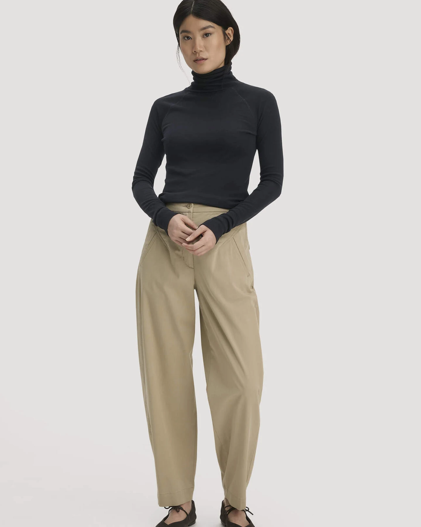 hessnatur Damen Longsleeve Slim aus Bio-Merinowolle und TENCEL™ Lyocell - schwarz - Größe 34 – Ansicht 2