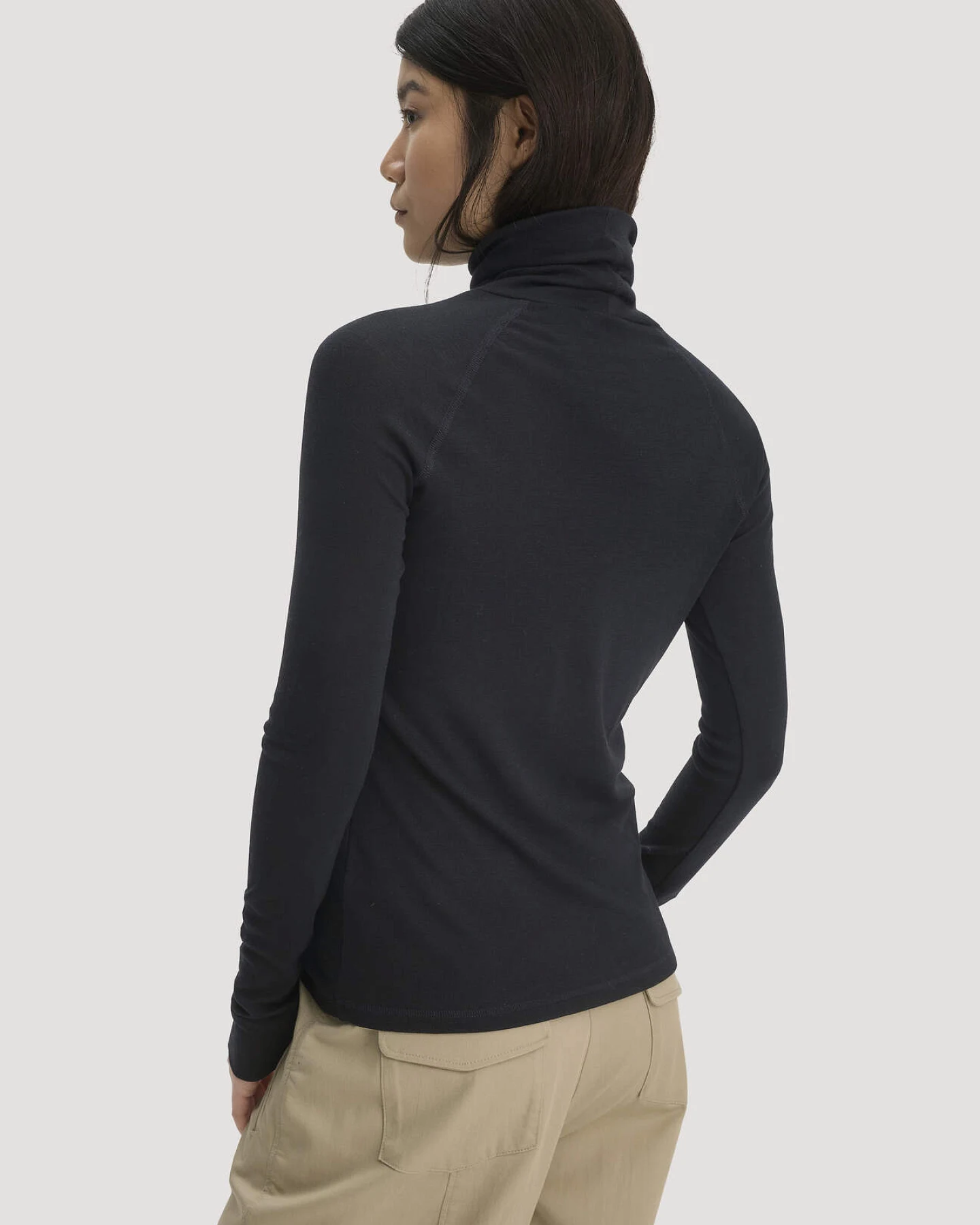 hessnatur Damen Longsleeve Slim aus Bio-Merinowolle und TENCEL™ Lyocell - schwarz - Größe 42 – Ansicht 3