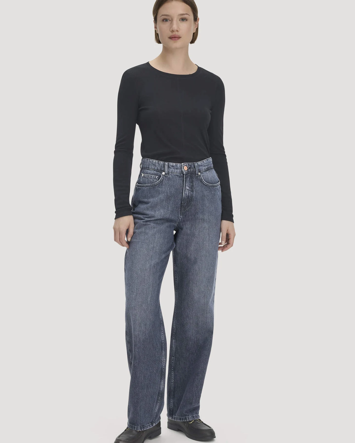 hessnatur Damen Longsleeve Slim aus Bio-Schurwolle und TENCEL™ Lyocell - schwarz - Größe 42 – Ansicht 2
