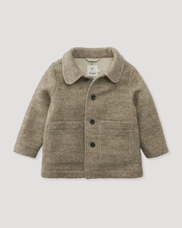 Produktseite: hessnatur Kinder Kurzmantel Relaxed aus Rhönwolle und europäischer Schurwolle - beige - Größe 98/104