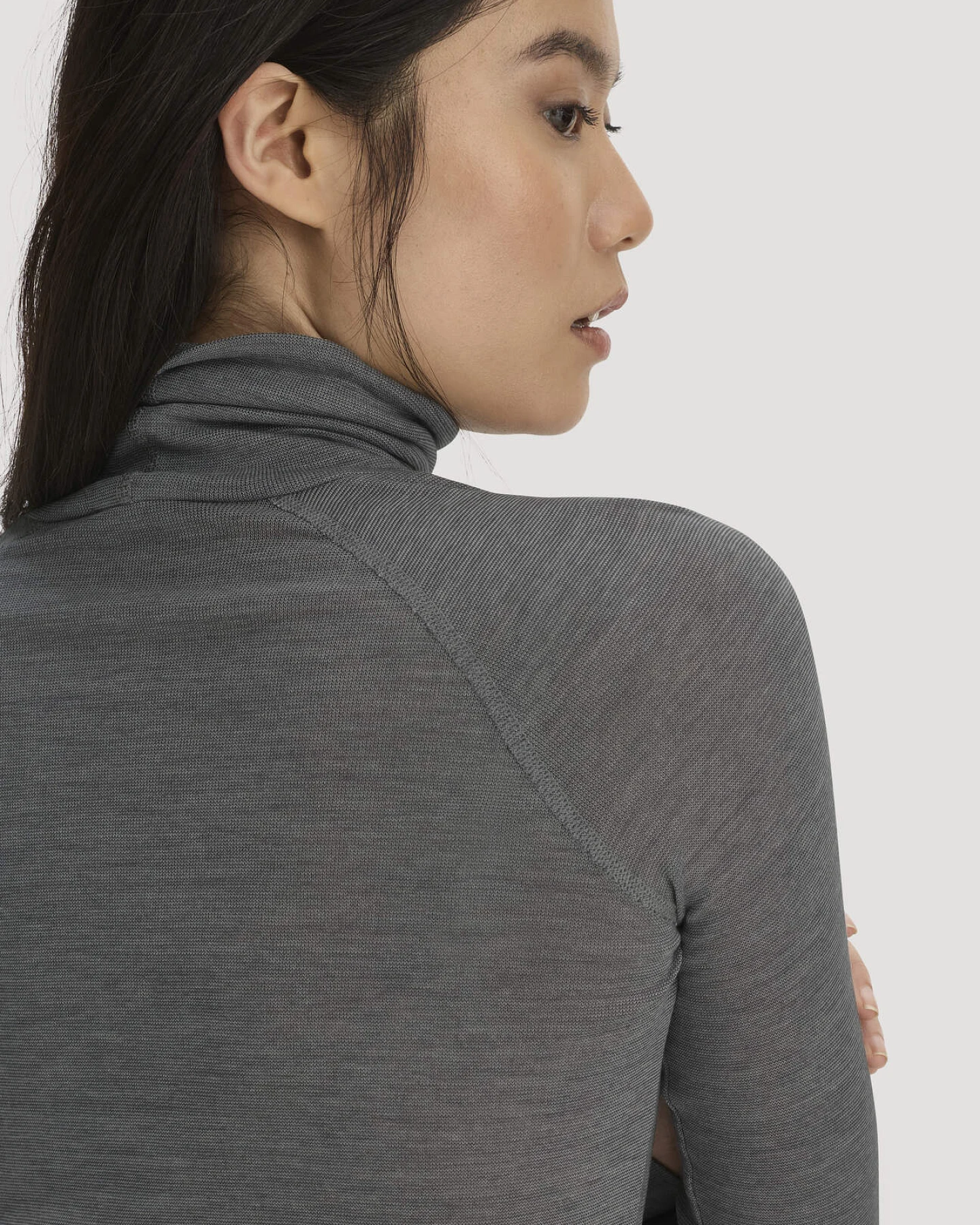 hessnatur Damen Longsleeve Slim aus Bio-Merinowolle und TENCEL™ Lyocell - grau - Größe 38 – Ansicht 4