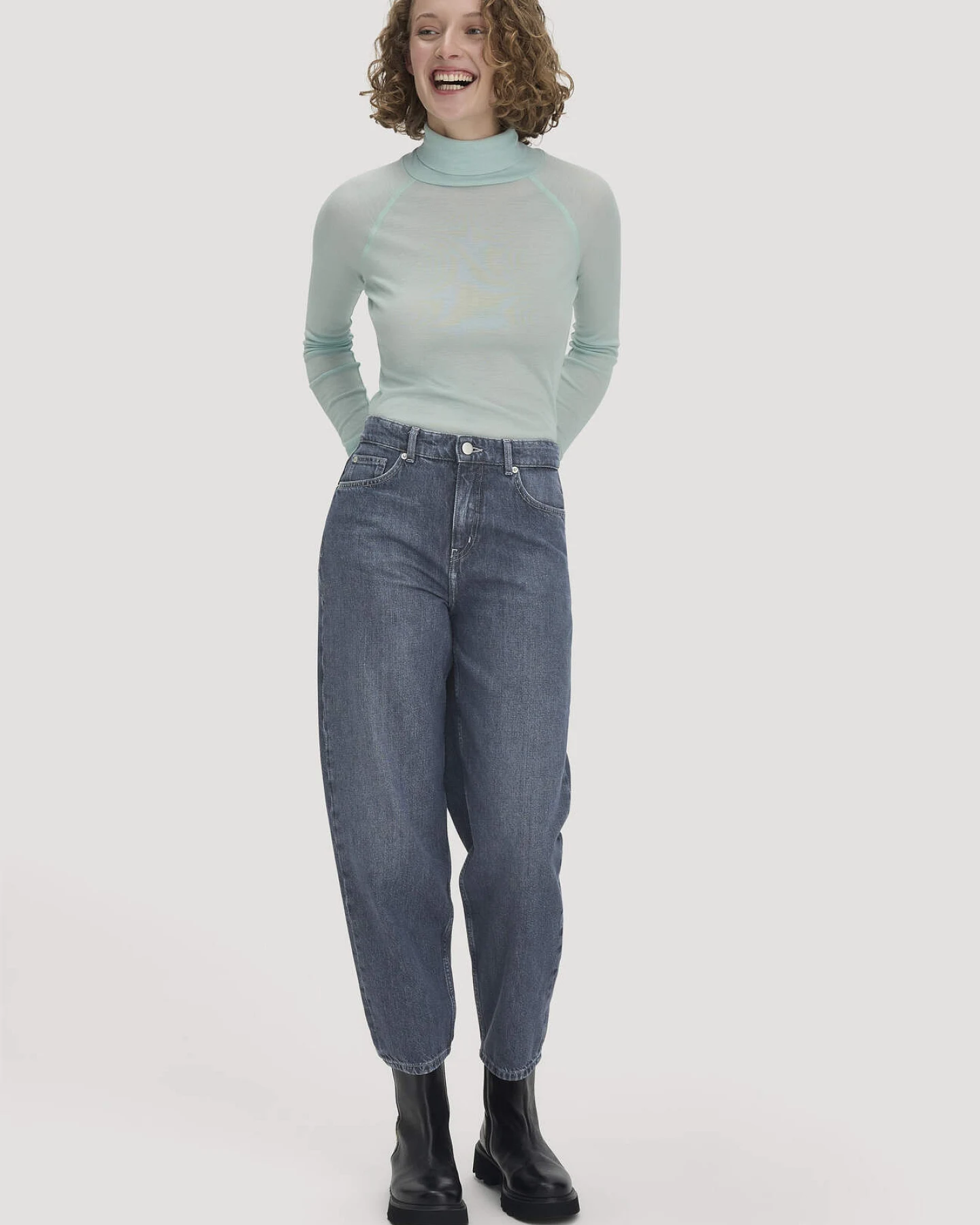 hessnatur Damen Longsleeve Slim aus Bio-Merinowolle und TENCEL™ Lyocell - grün - Größe 34 – Ansicht 2