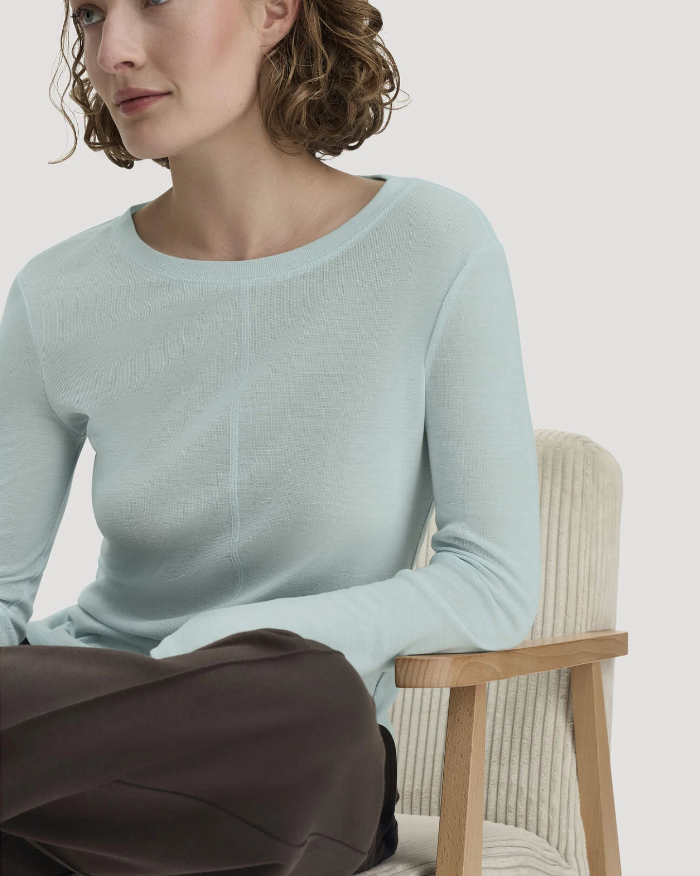 hessnatur Damen Longsleeve Slim aus Bio-Schurwolle und TENCEL™ Lyocell - grün - Größe 40 – Ansicht 4