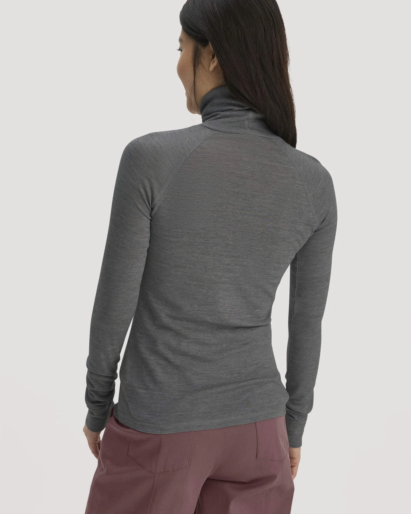 hessnatur Damen Longsleeve Slim aus Bio-Merinowolle und TENCEL™ Lyocell - grau - Größe 42 – Ansicht 3
