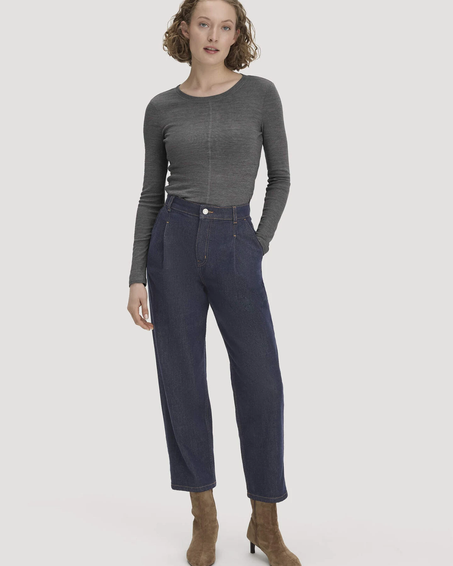 hessnatur Damen Longsleeve Slim aus Bio-Schurwolle und TENCEL™ Lyocell - grau - Größe 42 – Ansicht 2