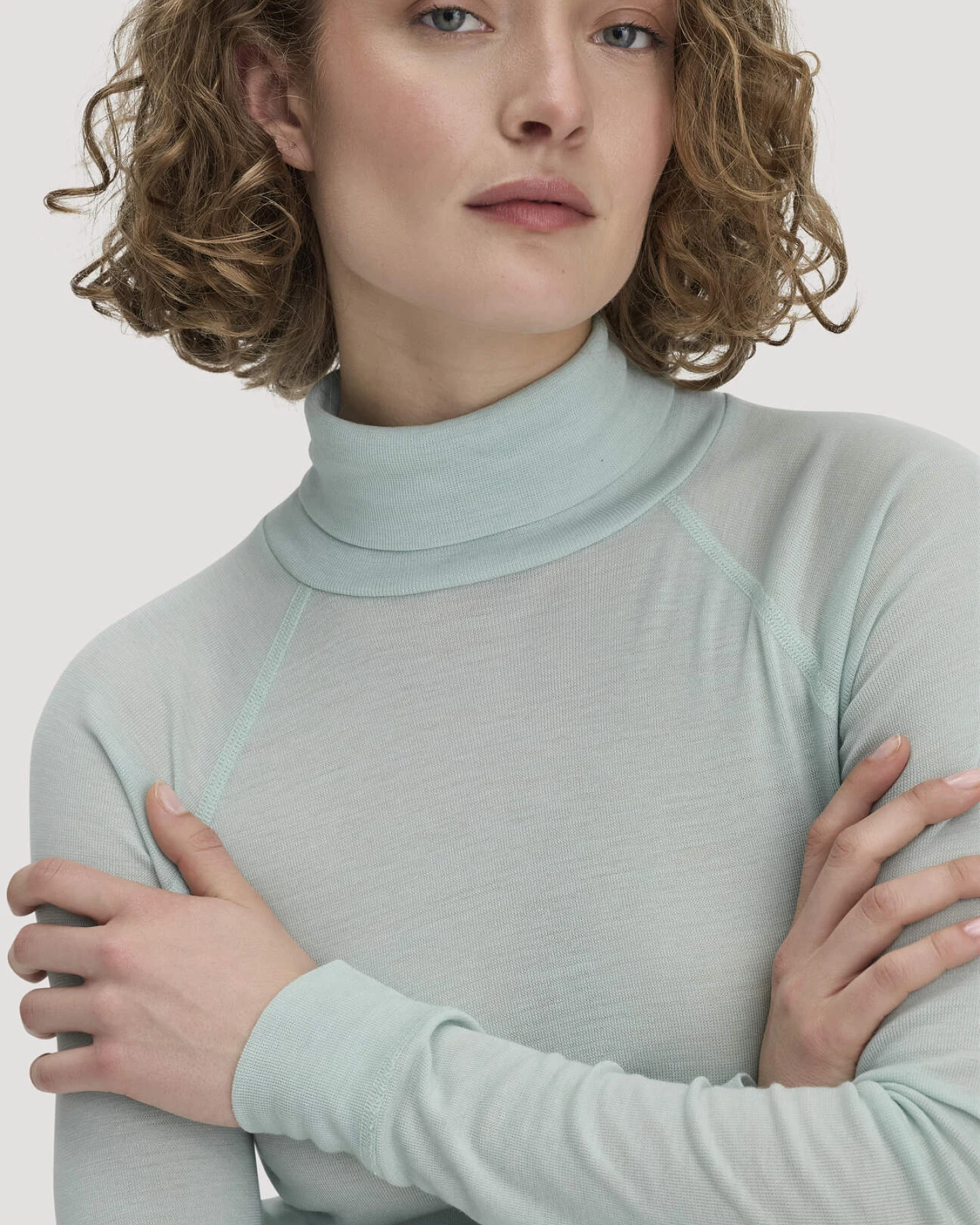 hessnatur Damen Longsleeve Slim aus Bio-Merinowolle und TENCEL™ Lyocell - grün - Größe 40 – Ansicht 4