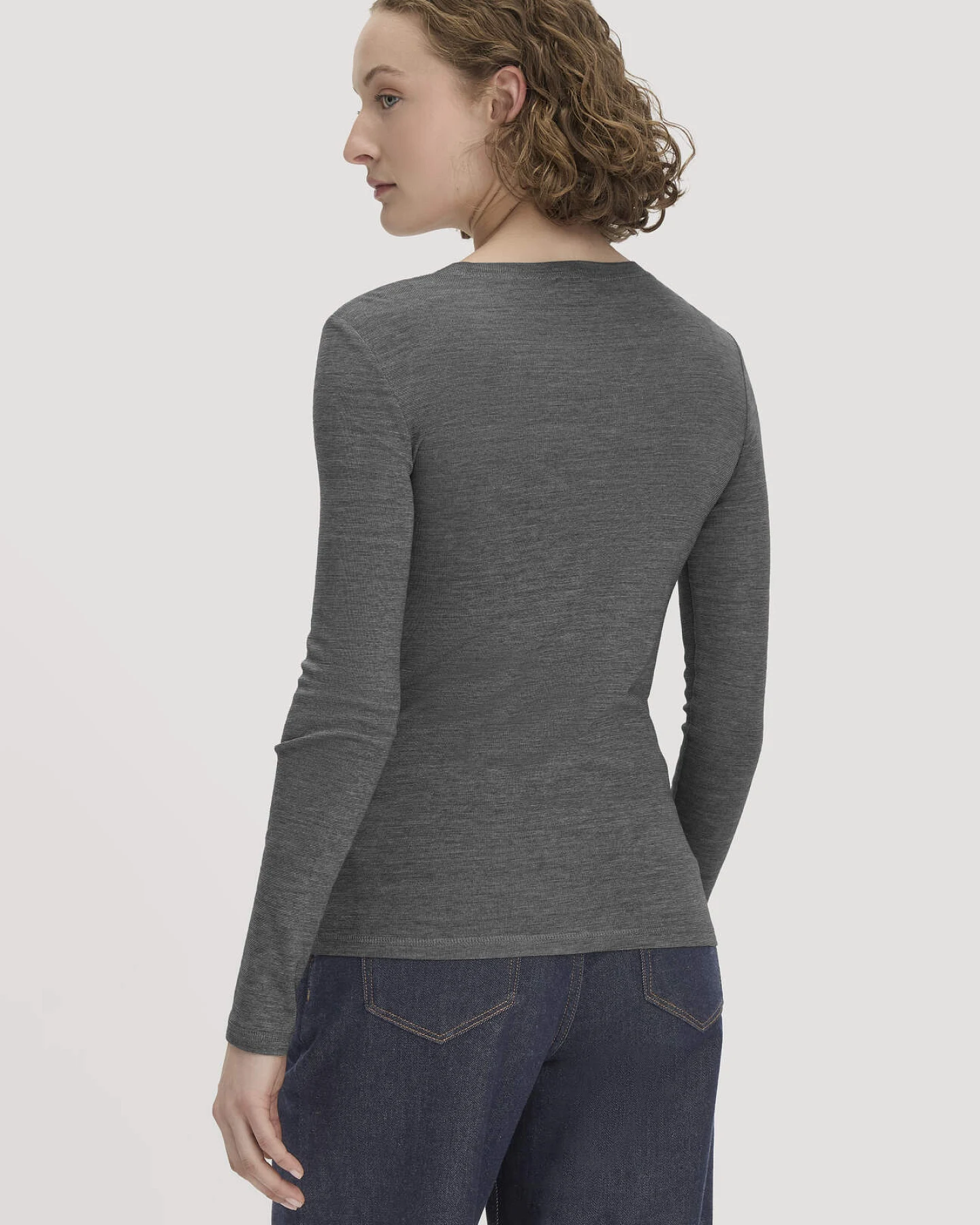 hessnatur Damen Longsleeve Slim aus Bio-Schurwolle und TENCEL™ Lyocell - grau - Größe 44 – Ansicht 3
