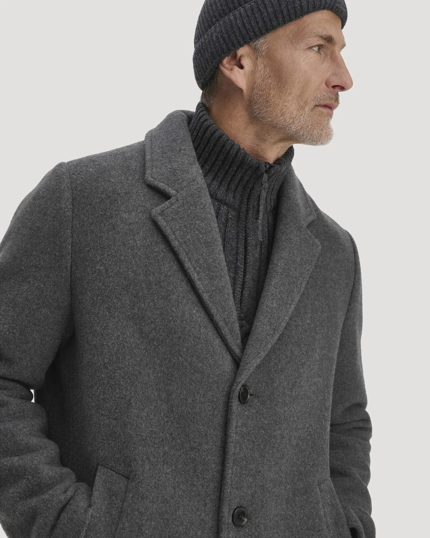 hessnatur Herren Wollmantel Regular aus recycelter Wolle - grau - Größe 48 – Ansicht 3