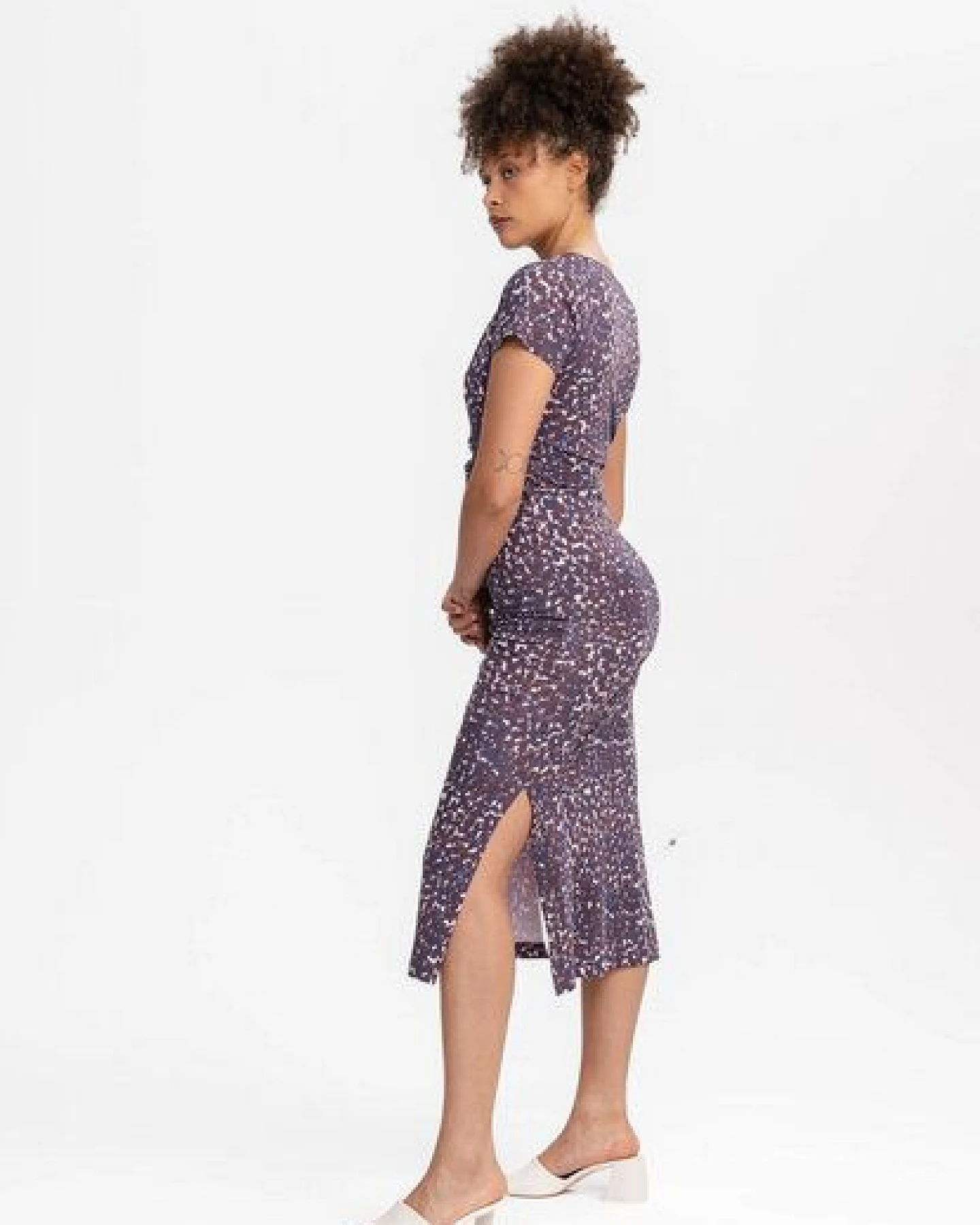 MELA V-Neck Kleid lang Style SHREOSHI – Ansicht 2