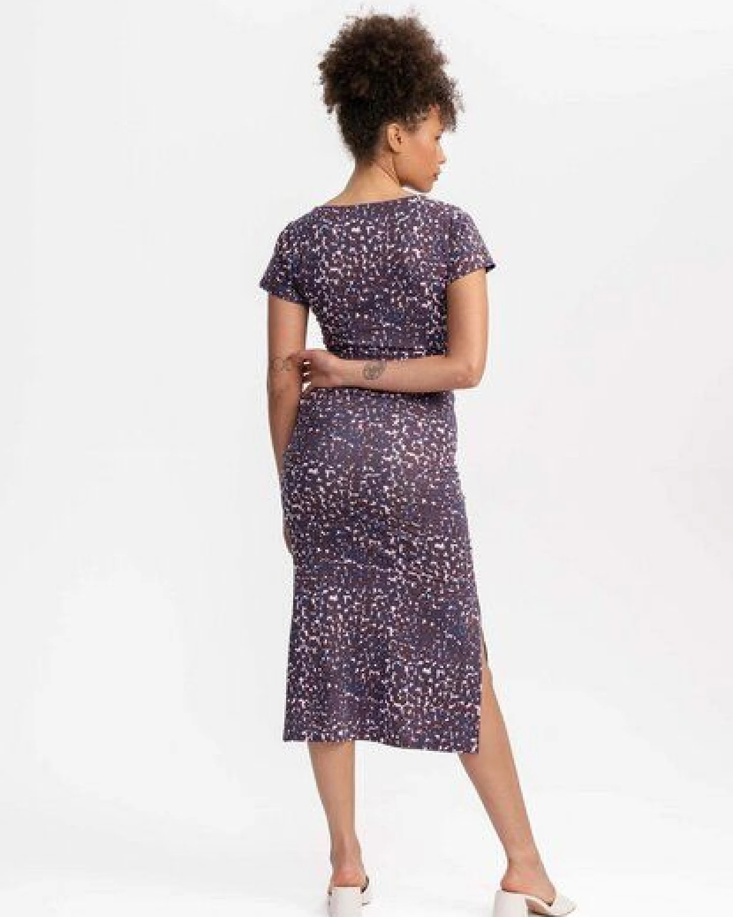 MELA V-Neck Kleid lang Style SHREOSHI – Ansicht 3