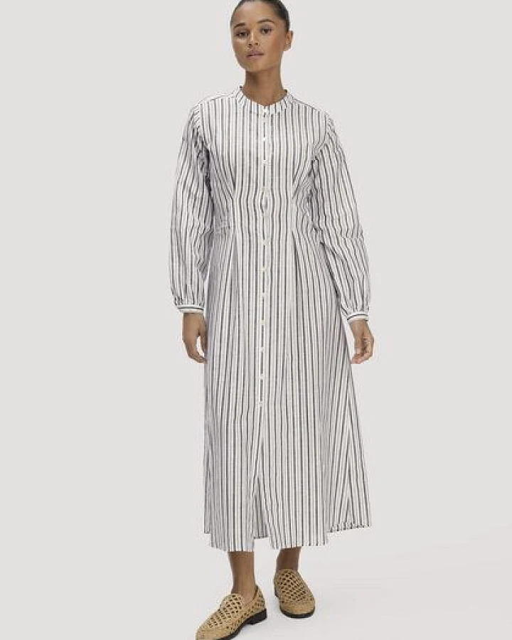 hessnatur Hemdblusenkleid mit Taillierung Maxi aus Bio-Baumwolle mit Leinen